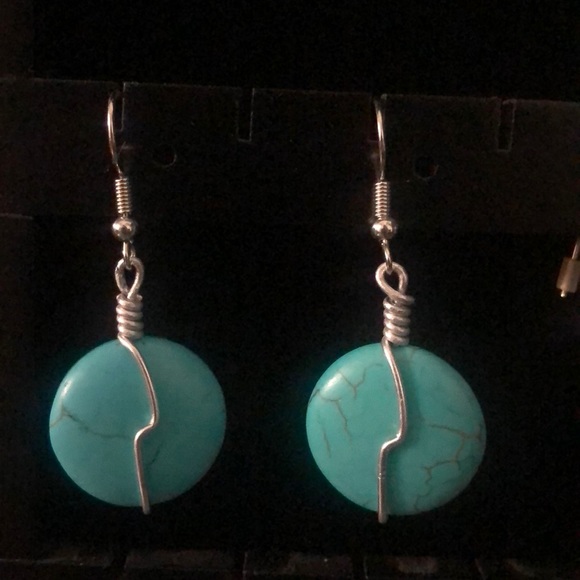 Earrings - Picture 2 of 6